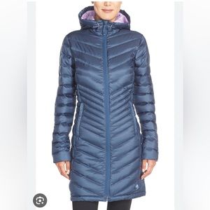 XS Mountain Hardwear Nitrous hooded down parka